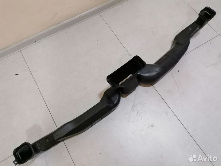 Воздуховод центральный Mitsubishi Carisma 1999-200