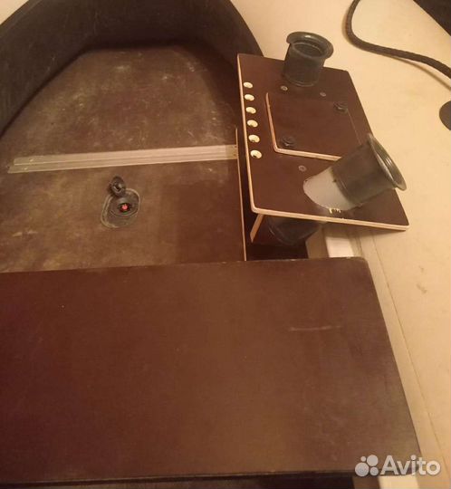 Подставка-столик для эхолота на лодку пвх