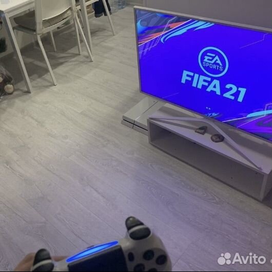 Sony playstation 4 white