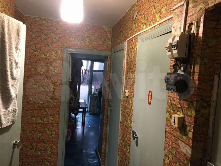 2-к. квартира, 42 м², 3/3 эт.