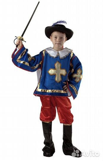 Комтюм мушкетера со шпагой