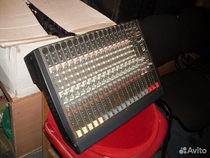 Микшерный пульт