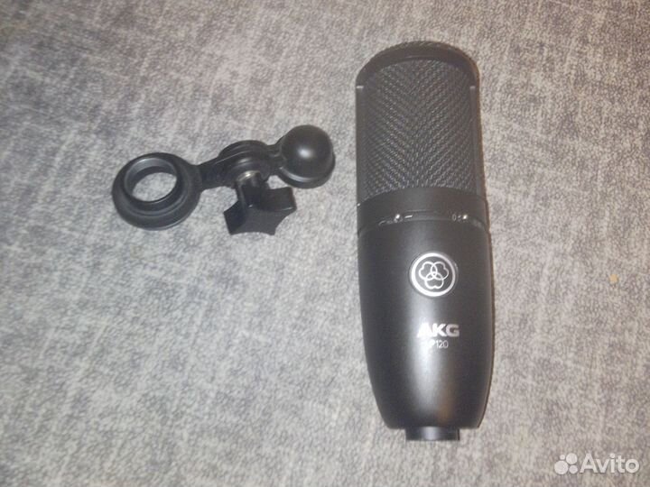 Студийный микрофон p120 akg вместе с креплением
