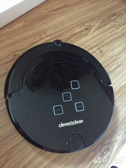 Робот-пылесос Clever Clean