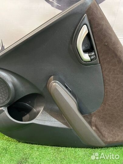 Обшивка двери задняя правая Honda Fit Shuttle GP2