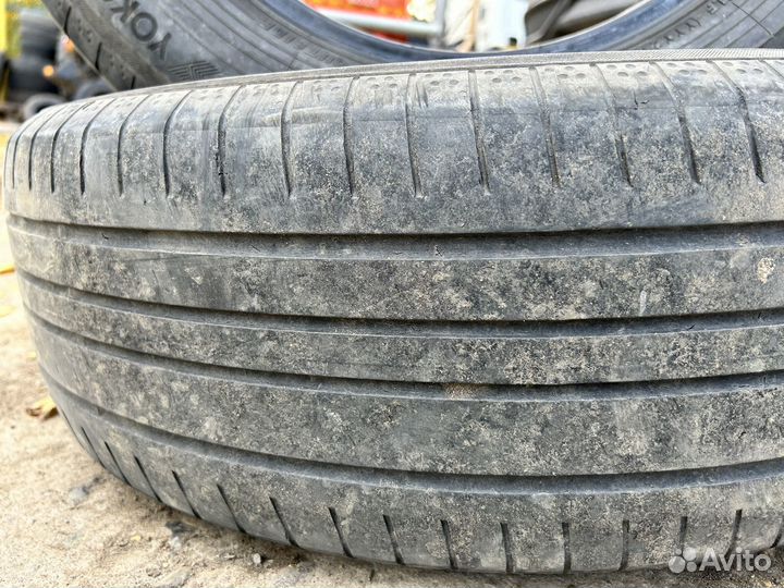 Yokohama BluEarth AE50 SUV 215/65 R17