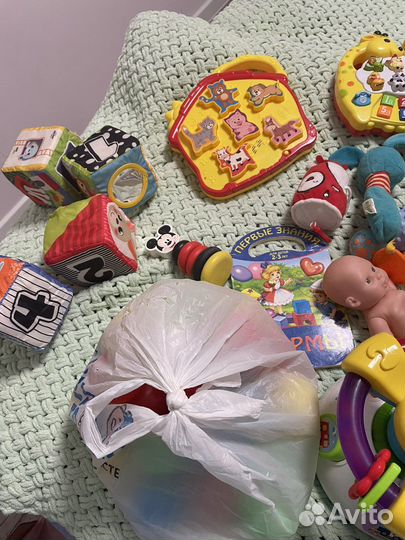 Развивающие игрушки до 1,5 лет много