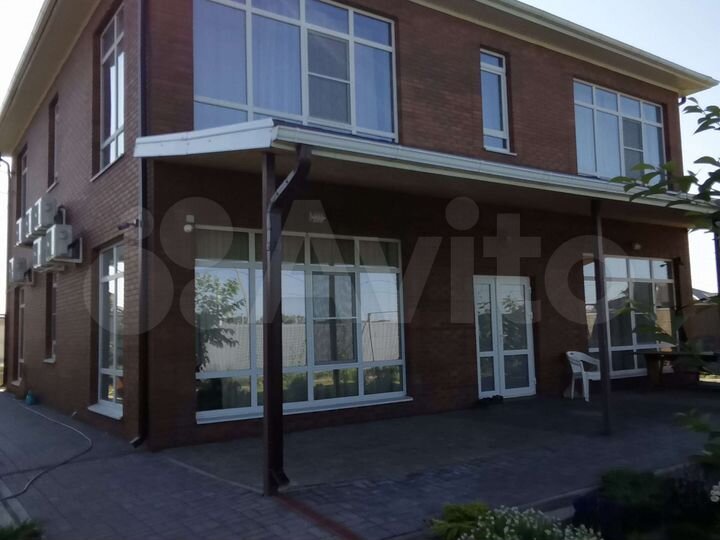 Дом 247 м² на участке 8 сот.