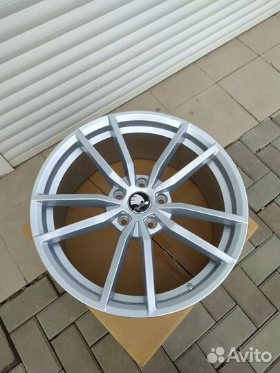 R18/5/112 Skoda Octavia A7, VW Passat Golf, Jetta