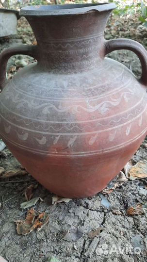 Глинестый кувшины