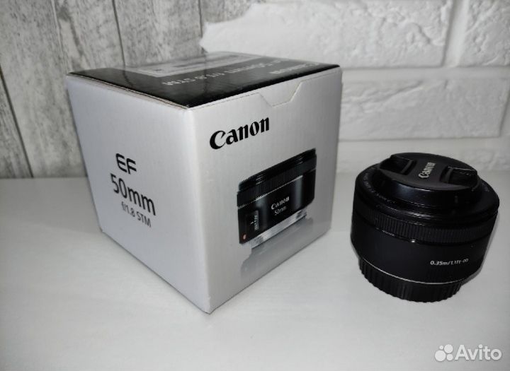 Зеркальный фотоаппарат canon 2000d