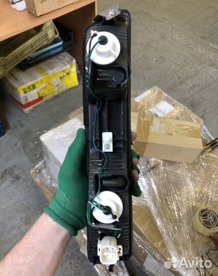 Фонарь заднего бампера RH Mitsubishi Pajero lll