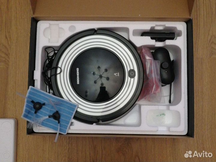 Робот пылесос redmond rv-r310