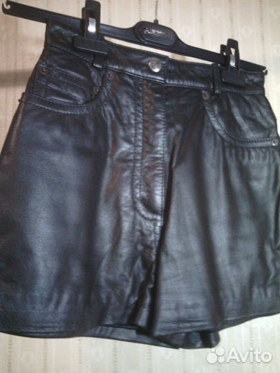 Фирменные кожаные шорты
