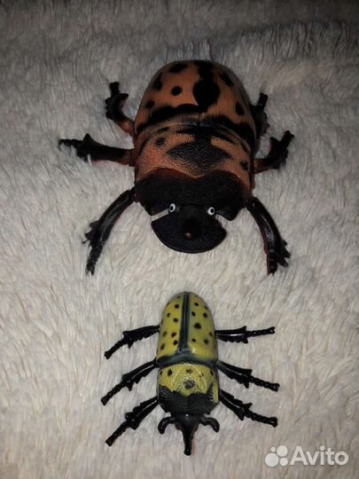 Игрушки жуки 2шт за молоко