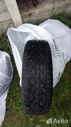 Tigar SUV Ice 215/60 R17