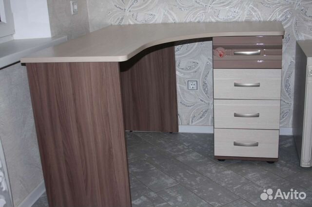 Компьютерный стол