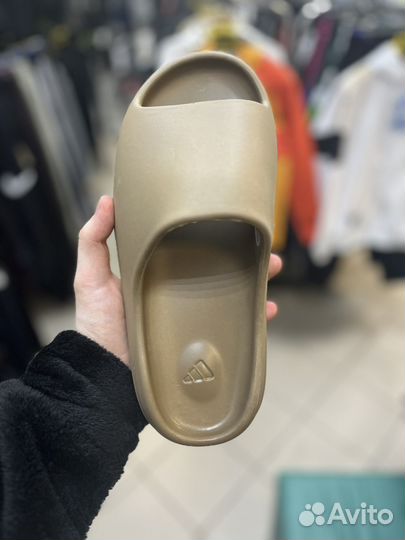 Тапки adidas yeezy slide