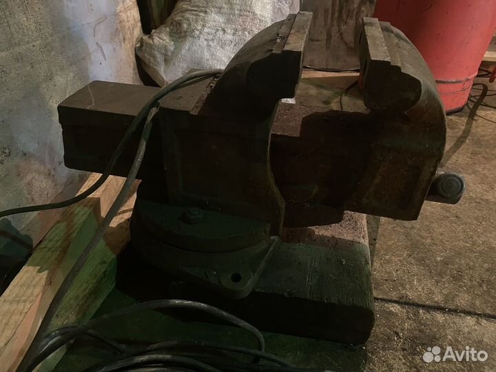 Тиски слесарные СССР