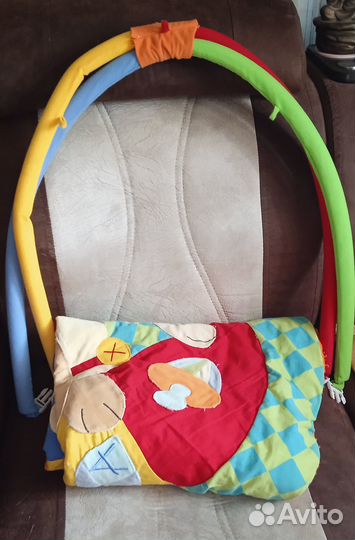 Детский коврик с дугами. Бесплатно