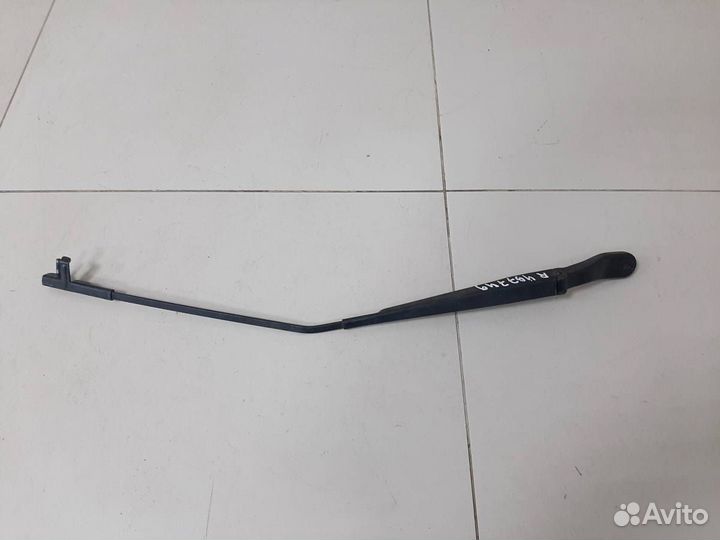 Поводок стеклоочистителя передний правый Mazda Maz