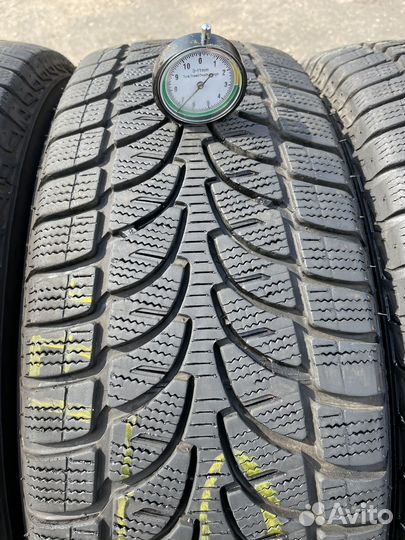 Bridgestone Blizzak LM-80 Evo 215/70 R16