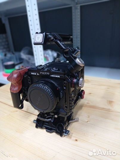 RED komodo 6K + tilta cage