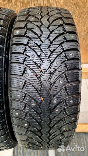 Pirelli Formula Ice 215/55 R17 98T