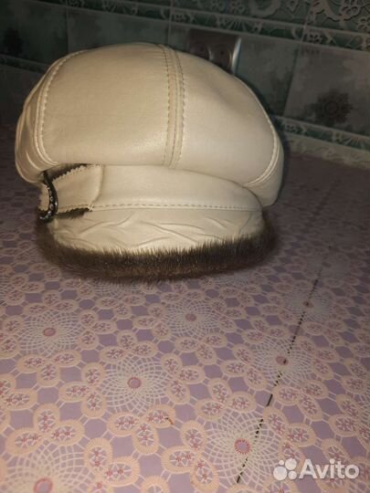 Кепка женская кожаная утепленная