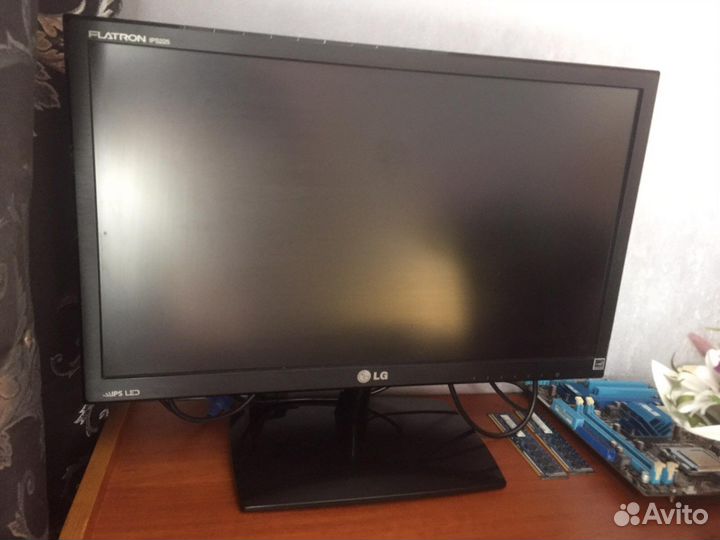 Монитор для компьютера LG flatron IPS225