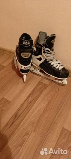 Хоккейные коньки для взрослых 652 Super Tacks CCM