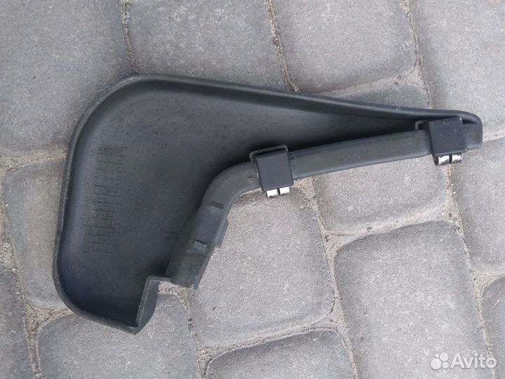 Брызговик правый передний ford fiesta mk5