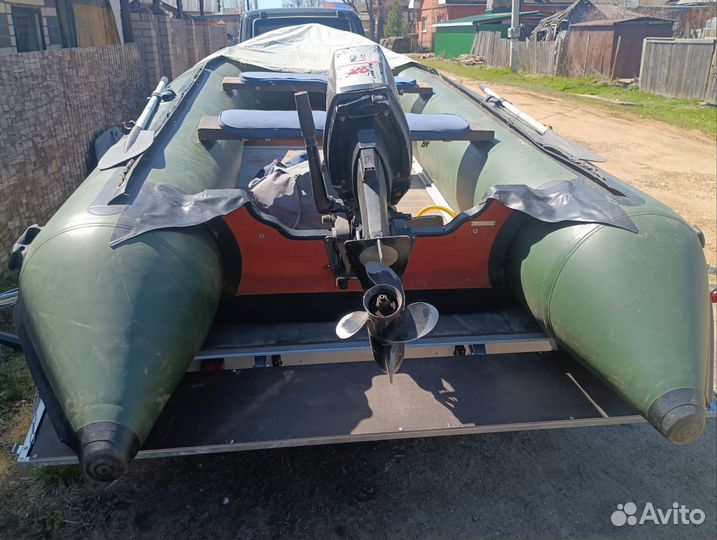 Лодка с мотором