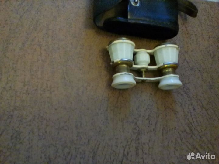 Театральный бинокль в чехле. СССР