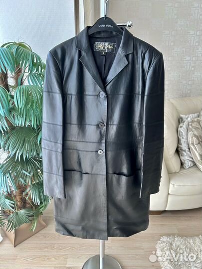 Верхняя одежда Marvin Richards, Guess, ColeHaan