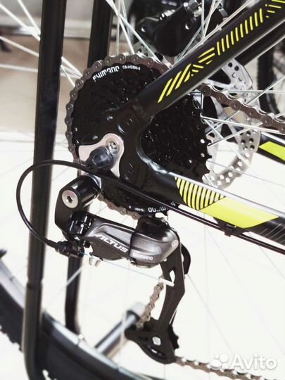 Новый горный велосипед Stinger graphite pro 27,5