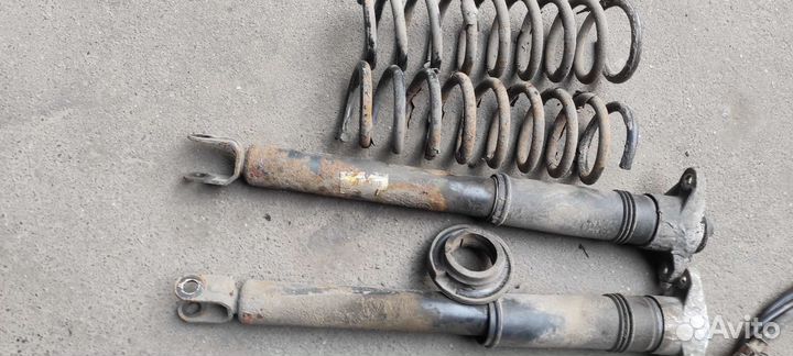 Задние амортизаторы Kia Ceed ED 1