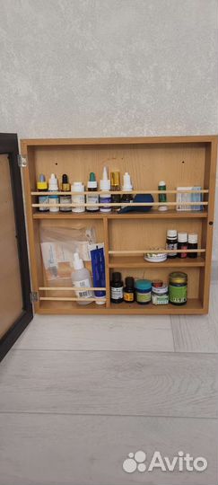 Аптечка настенная из дерева