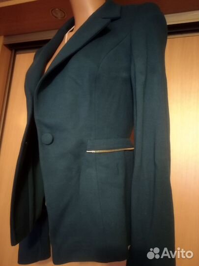 Пиджак женский со съёмной баской 46