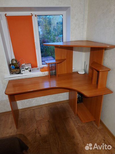 Компьютерный стол