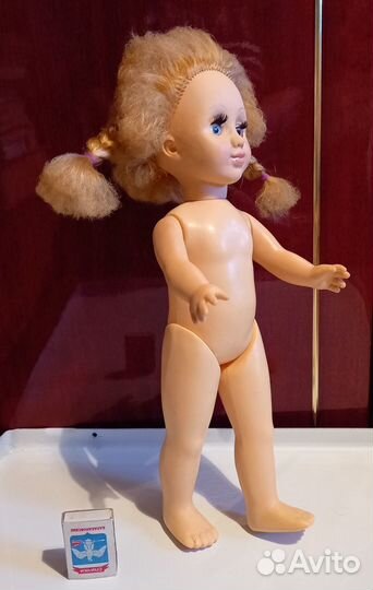 Кукла. Глаза открываются и закрываются хорошо