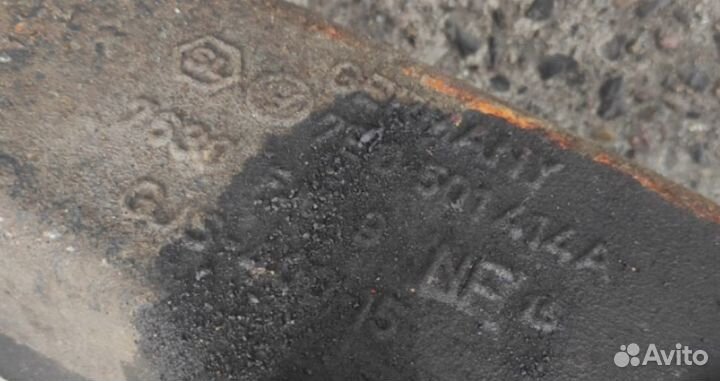 Рычаг правый задний VW T6