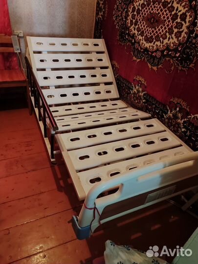 Кровать для лежачих больных с электроприводом