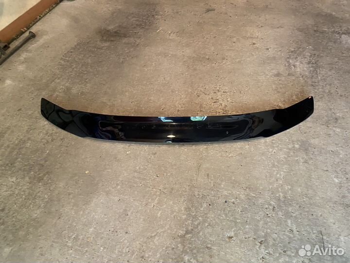 Дефлектор капота