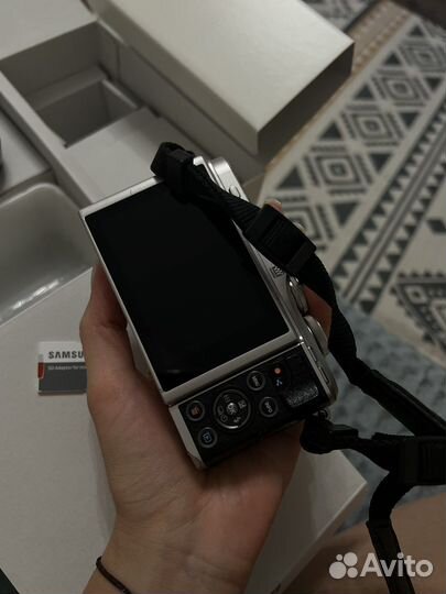 Olympus pen E-PL9 два объектива и флешка