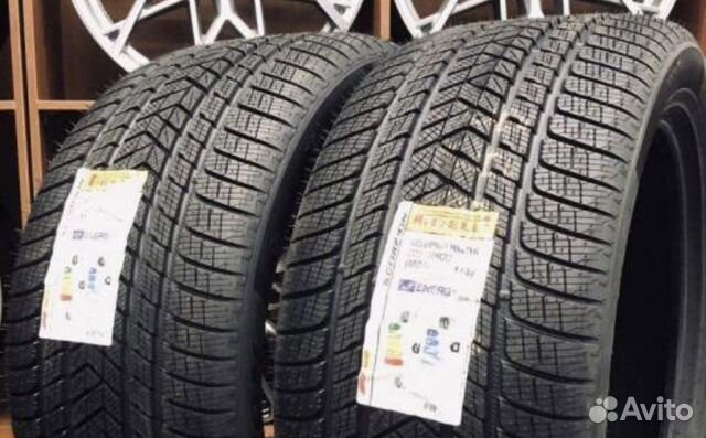 Pirelli Scorpion Winter RFT 275/40 R22 и 315/35 R22 110V