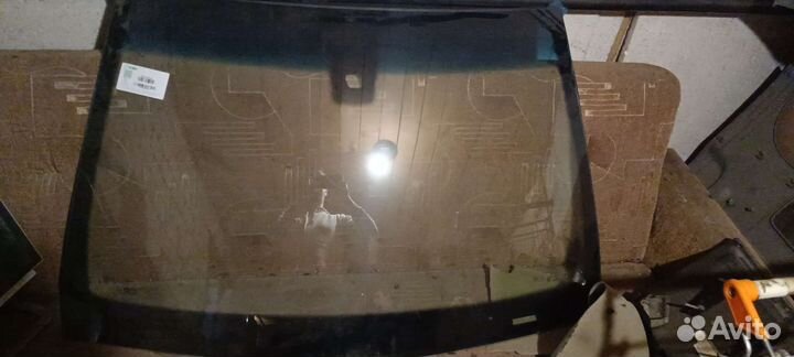 Лобовое стекло