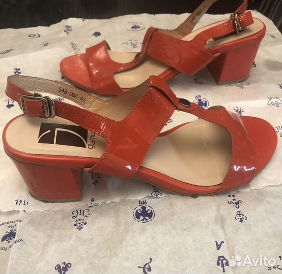 Босоножки 41 размер натуральная кожа 2 пары