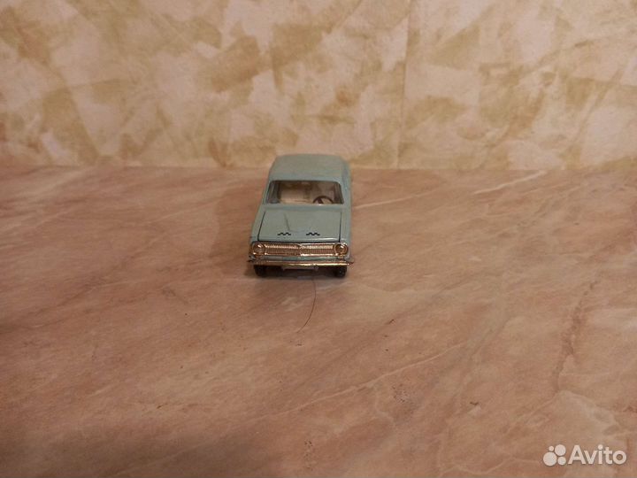Модель автомобиля Волга газ-24 1/43 СССР