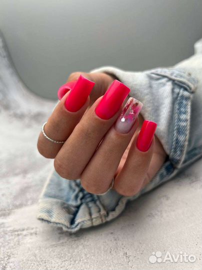 Маникюр с покрытием, наращивание ногтей